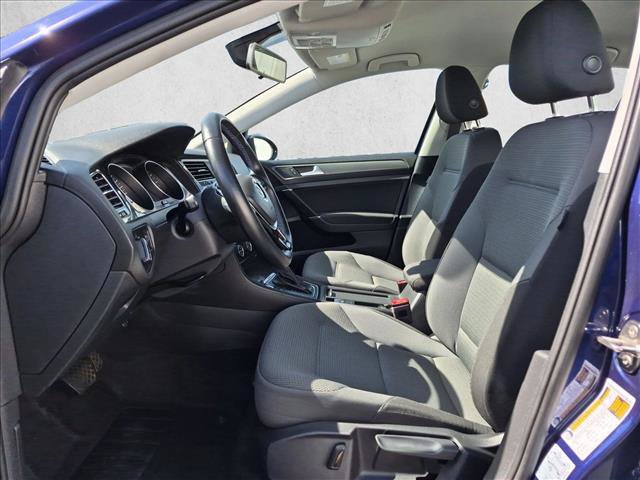 Used 2018 Volkswagen e-Golf SE w/ DC Fast Charging Package FWD image 15