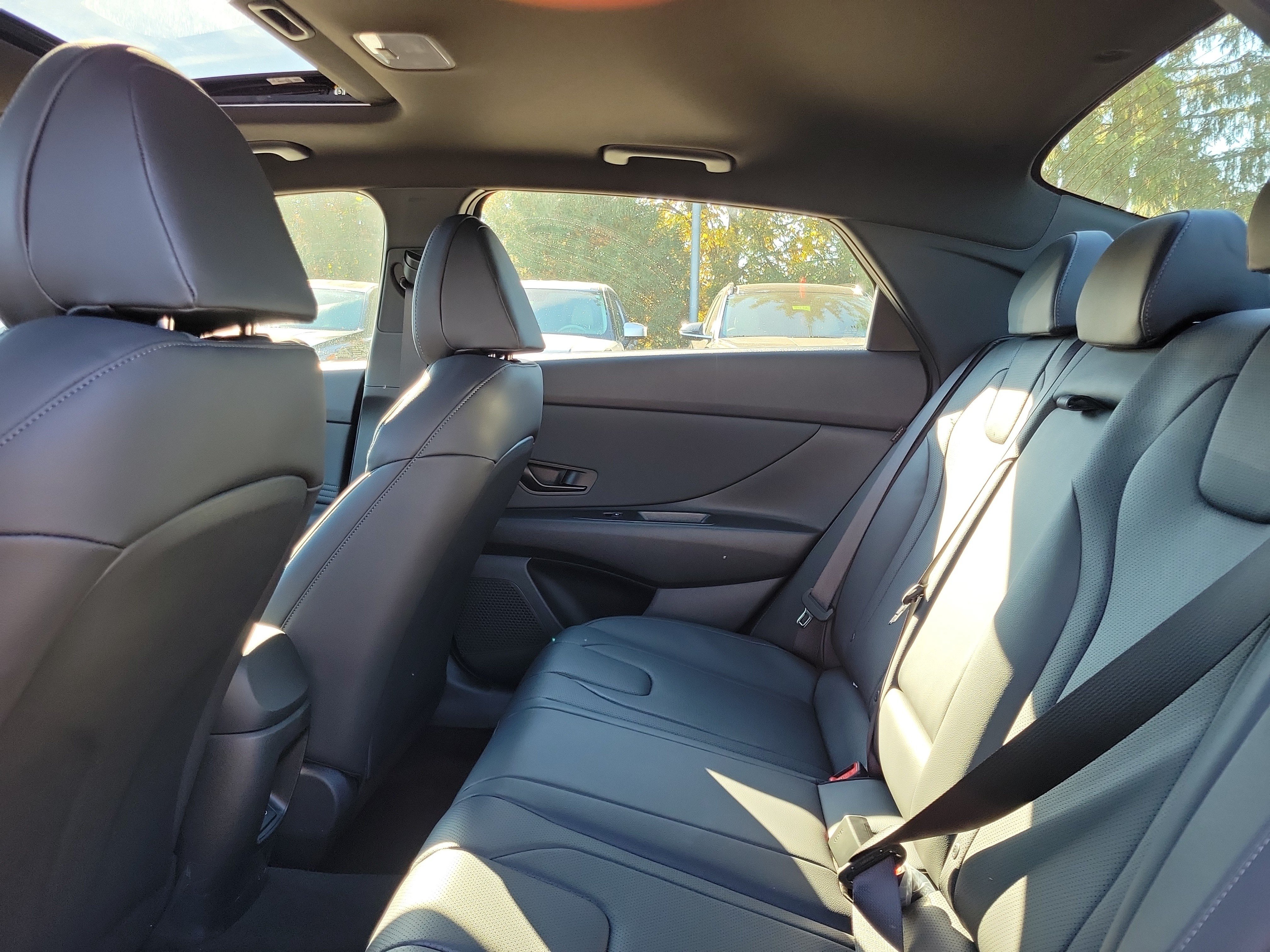 New 2026 Hyundai Elantra SEL Sport FWD image 11