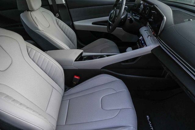 New 2026 Hyundai Elantra Limited FWD image 19