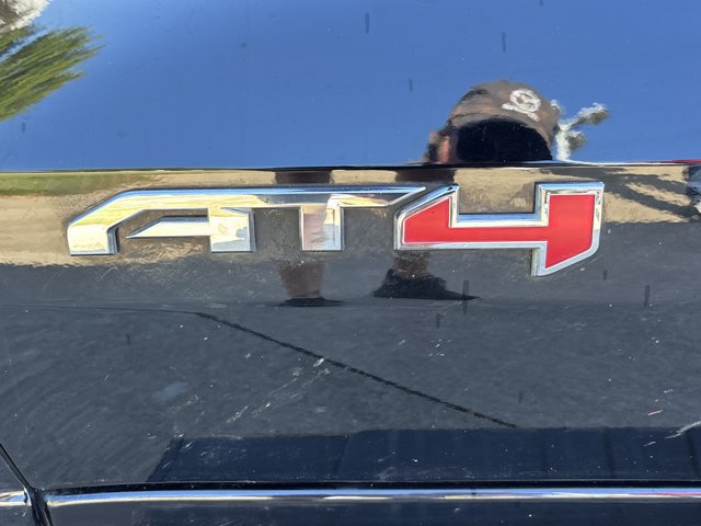 Used 2024 GMC Canyon AT4 w/ AT4 Premium Package AWD/4WD image 13