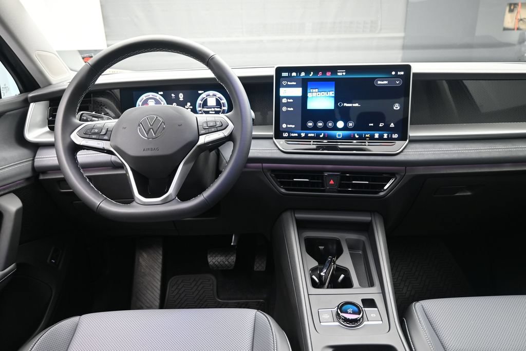 New 2026 Volkswagen Tiguan SE FWD image 9