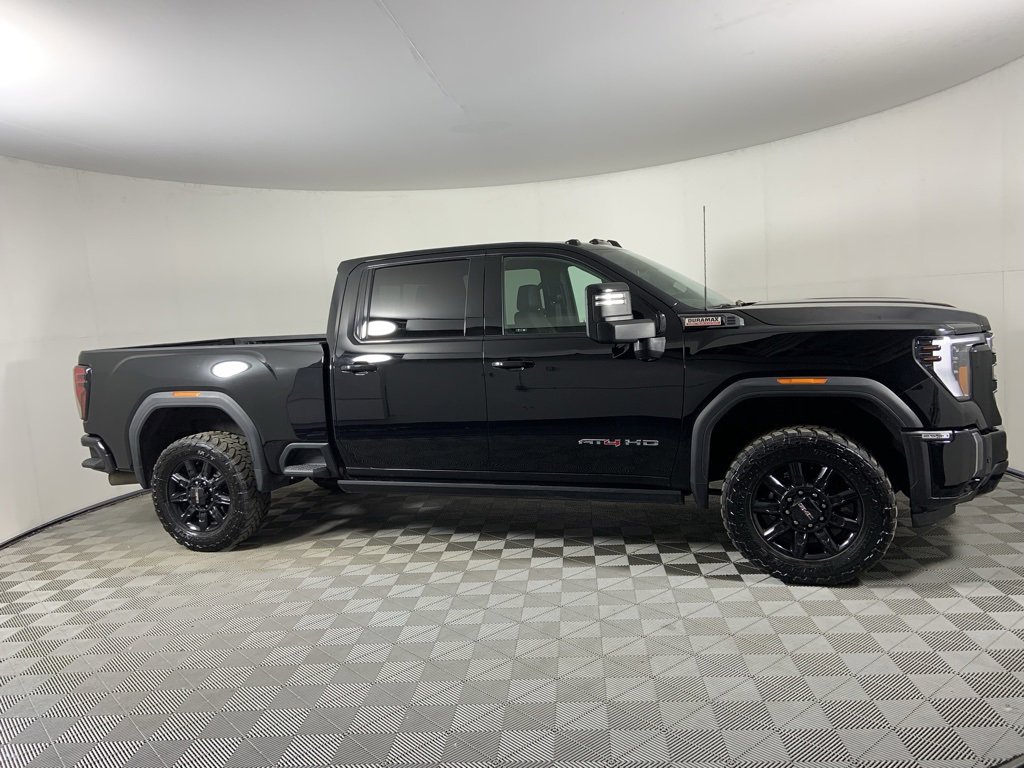 Used 2024 GMC Sierra 2500 AT4 w/ AT4 Premium Plus Package image 2