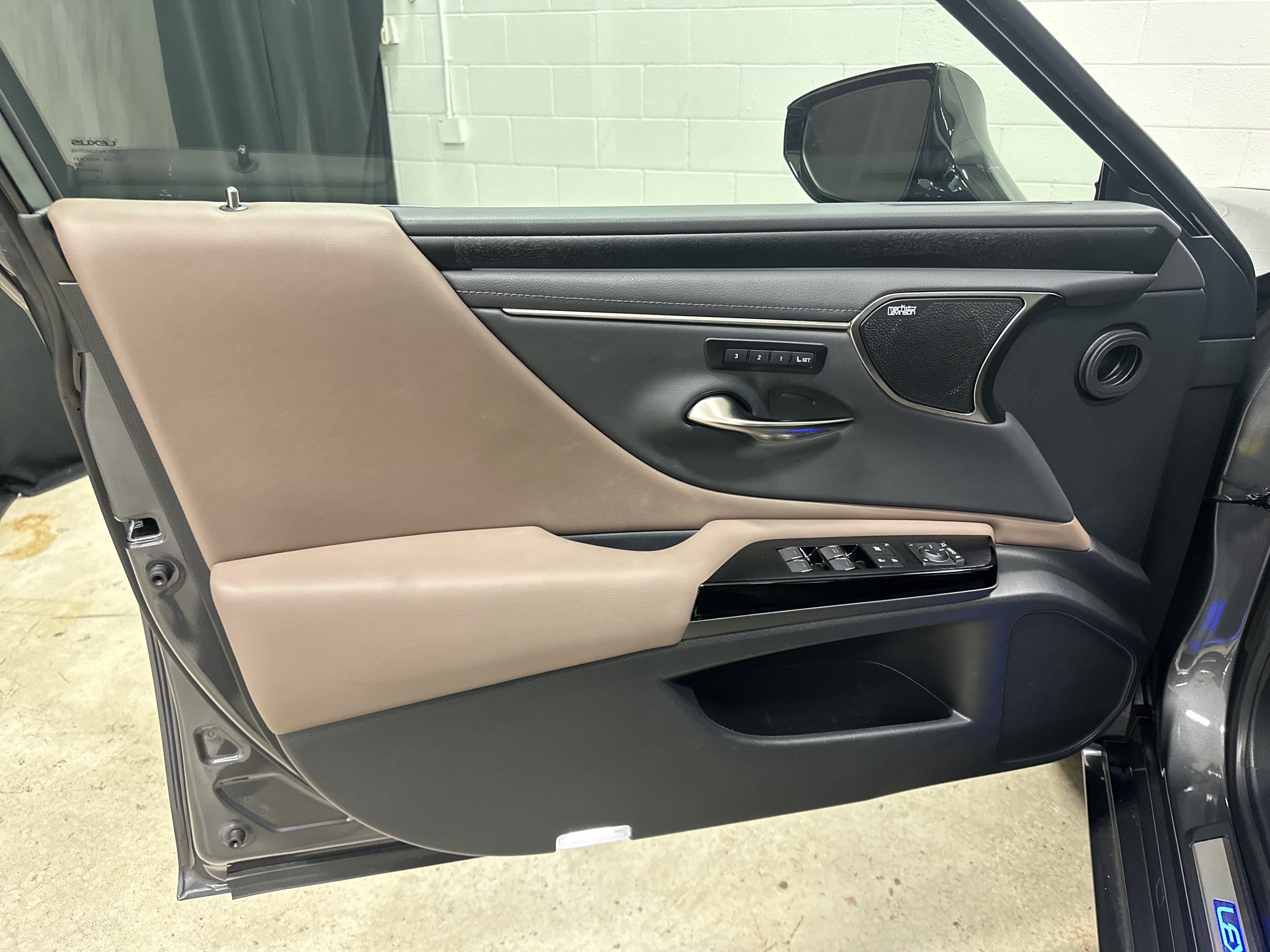 Certified 2024 Lexus ES 300h Ultra Luxury w/ Accessory Package (Z1) FWD image 14