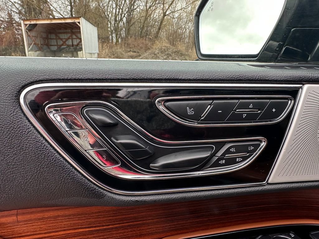 Used 2019 Lincoln Navigator Reserve w/ Cargo Package image 22