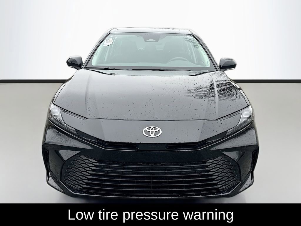 Used 2025 Toyota Camry LE image 5