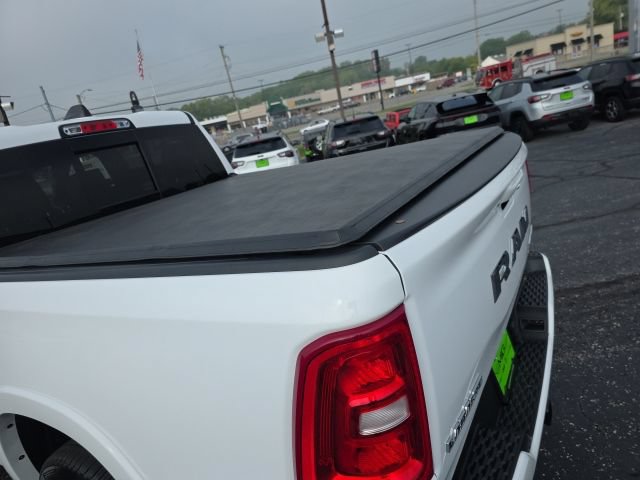 Used 2025 RAM 1500 Laramie AWD/4WD image 6