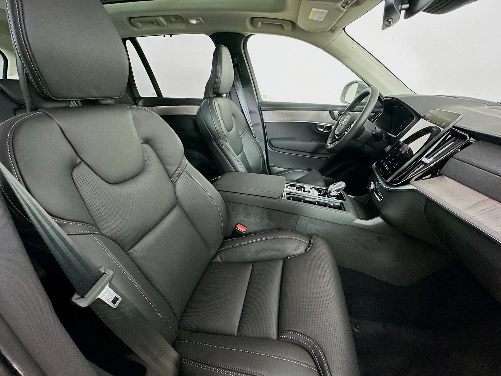 New 2026 Volvo XC90 B6 Ultra w/ Protection Package AWD/4WD image 44