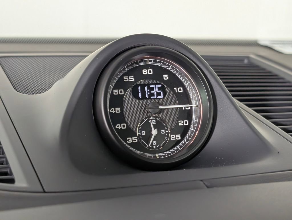 New 2026 Porsche Macan image 30