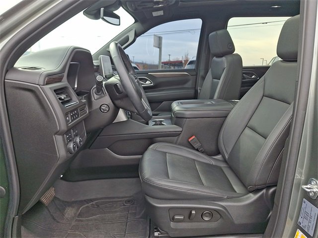 Used 2023 Chevrolet Suburban Z71 w/ Luxury Package image 17