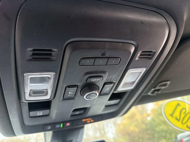 Used 2021 Chevrolet Suburban LT w/ LT Signature Package image 29