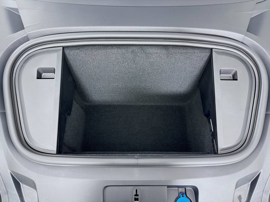 New 2026 Porsche Taycan AWD/4WD image 32