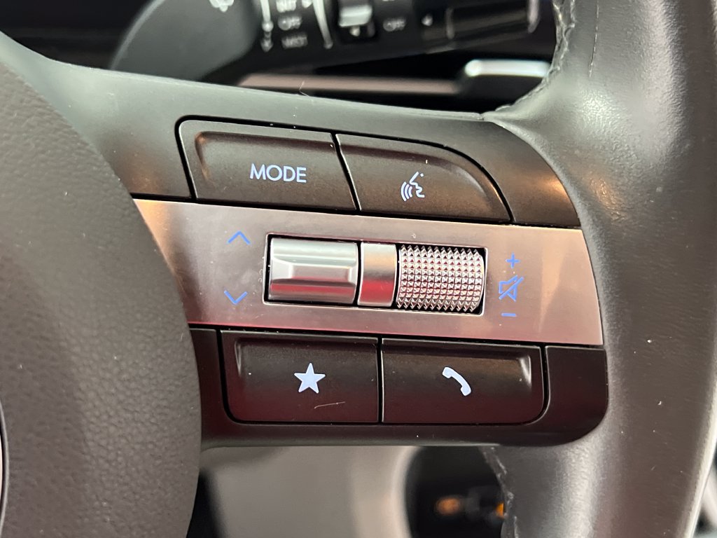 Used 2024 Hyundai Kona SEL AWD/4WD image 46