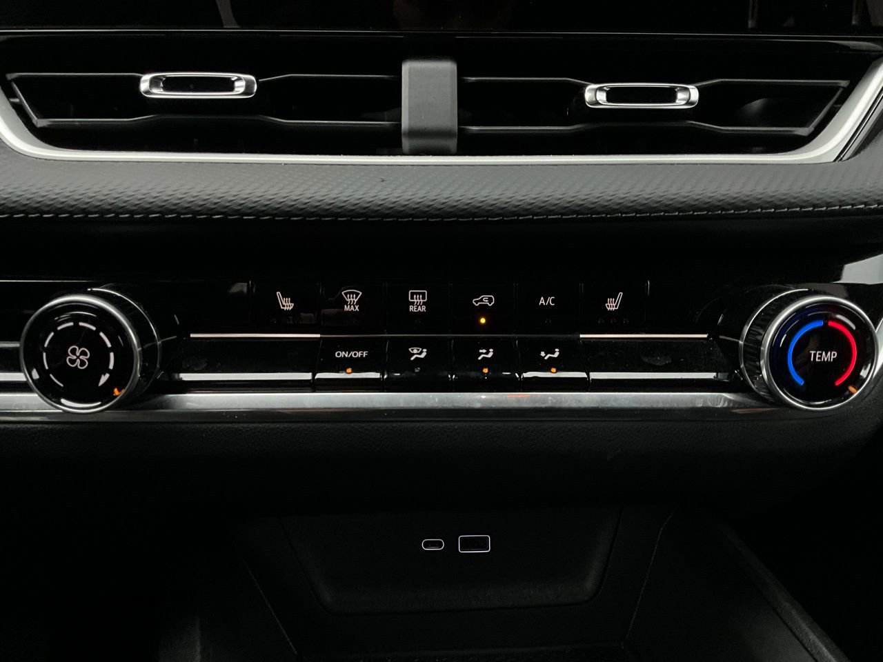 Used 2025 Chevrolet Equinox LT image 24