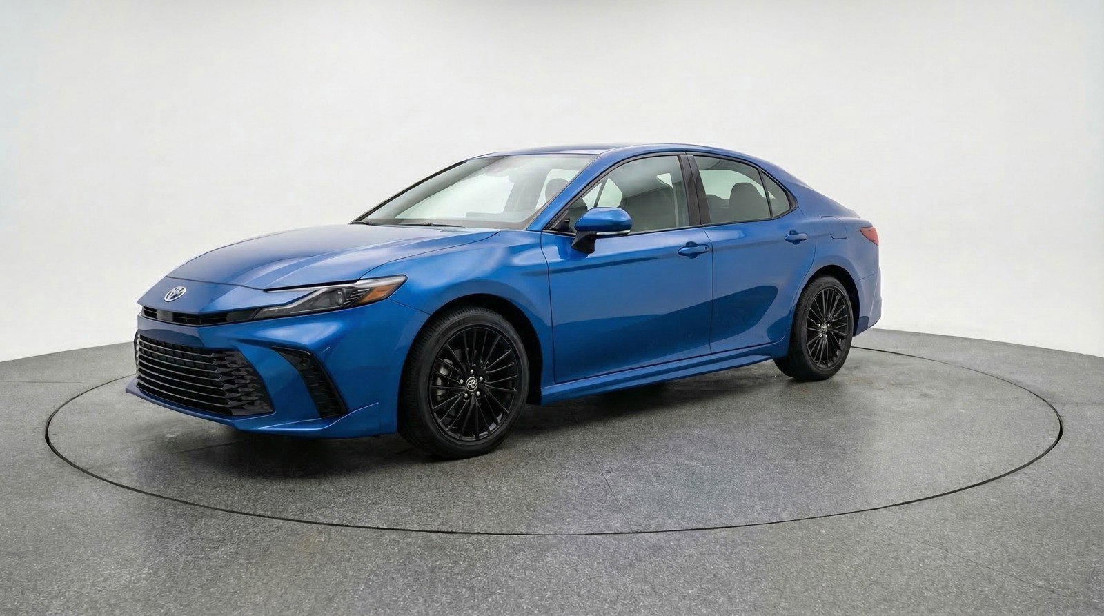 Used 2025 Toyota Camry SE image 3