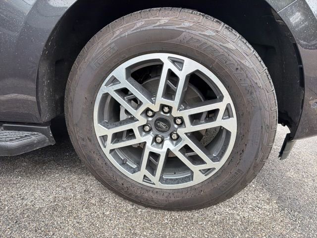 Used 2025 Ford Expedition Active AWD/4WD image 10