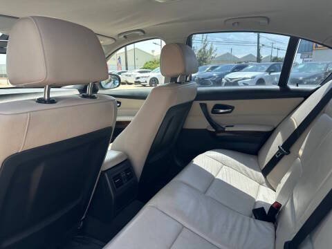 Used 2011 BMW 328i Sedan RWD image 16