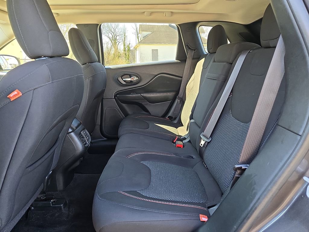 Used 2017 Jeep Cherokee 75th Anniversary image 10