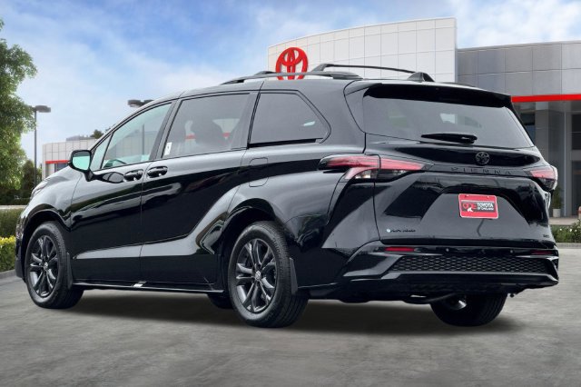 Certified 2026 Toyota Sienna XSE AWD/4WD image 7