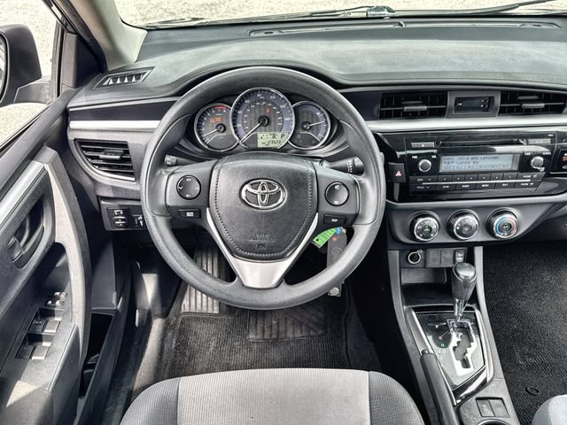Used 2015 Toyota Corolla L FWD image 14