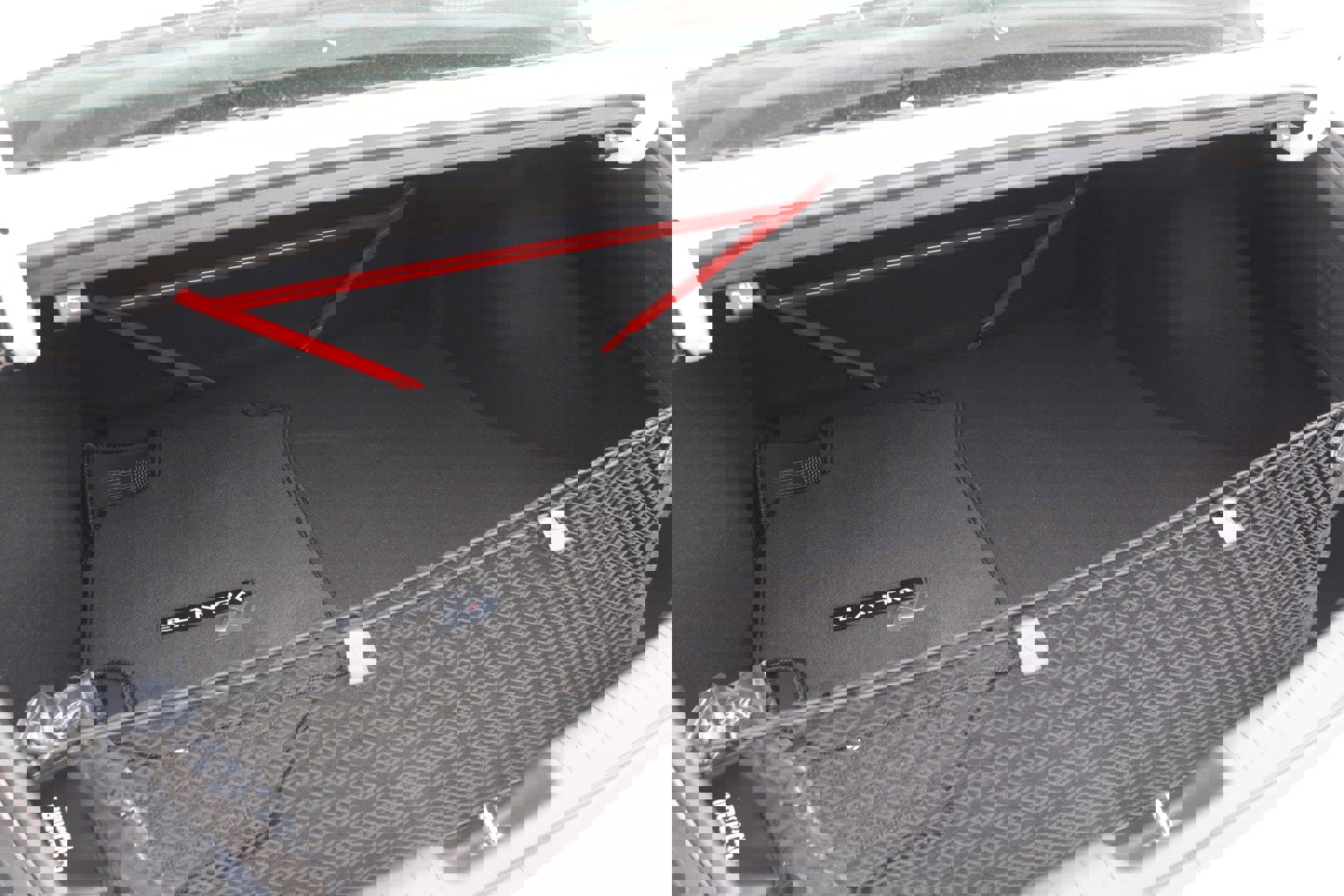 New 2025 Hyundai Elantra N image 3