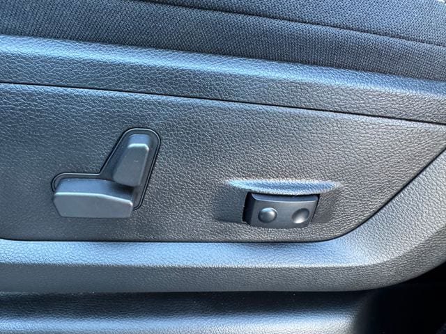 New 2026 RAM 3500 Big Horn AWD/4WD image 24