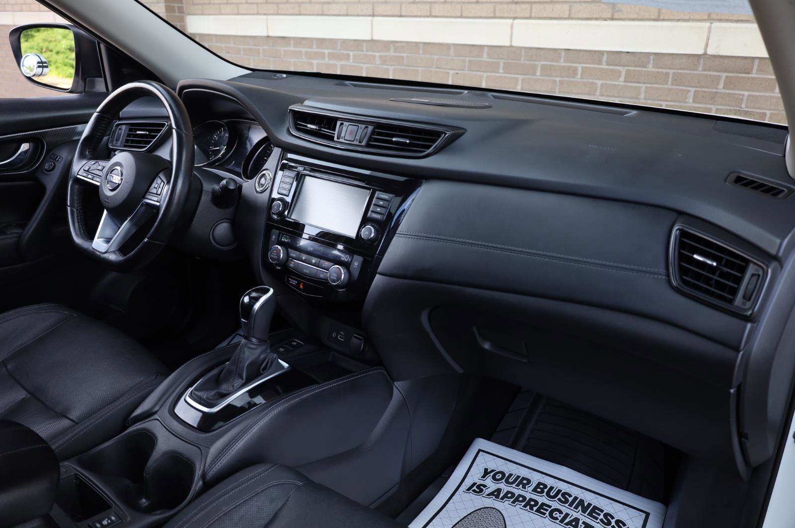 Used 2018 Nissan Rogue SL w/ Premium Package AWD/4WD image 32