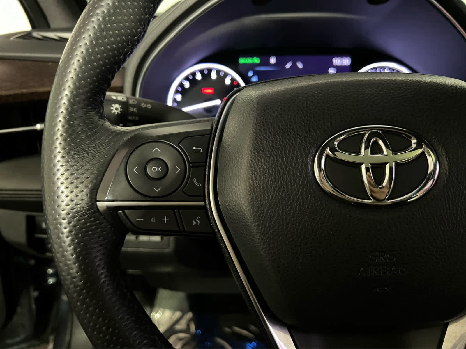 Used 2022 Toyota Avalon Limited w/ Advanced Safety Package FWD image 19