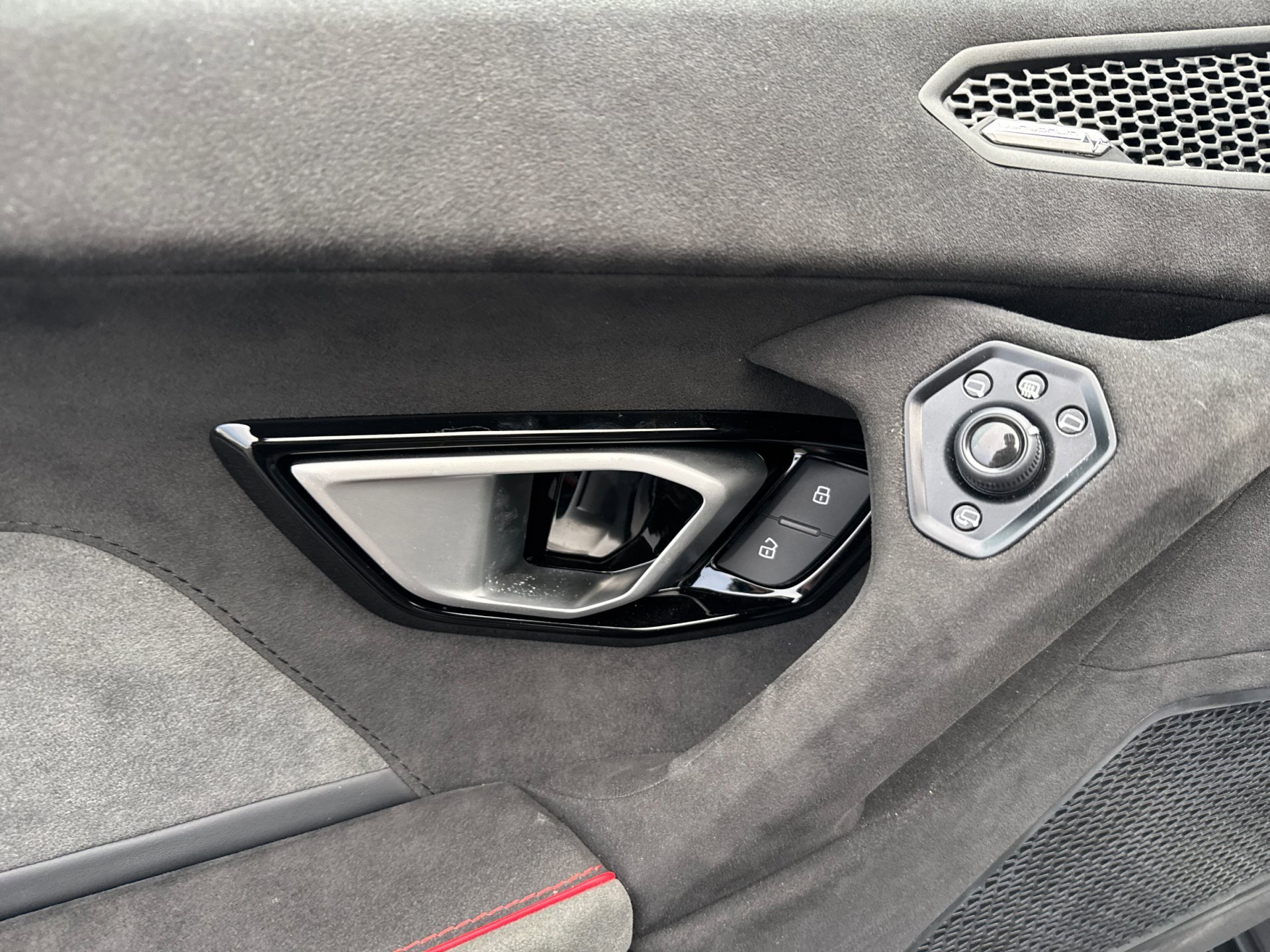 Used 2024 Lamborghini Huracan Sterrato image 13