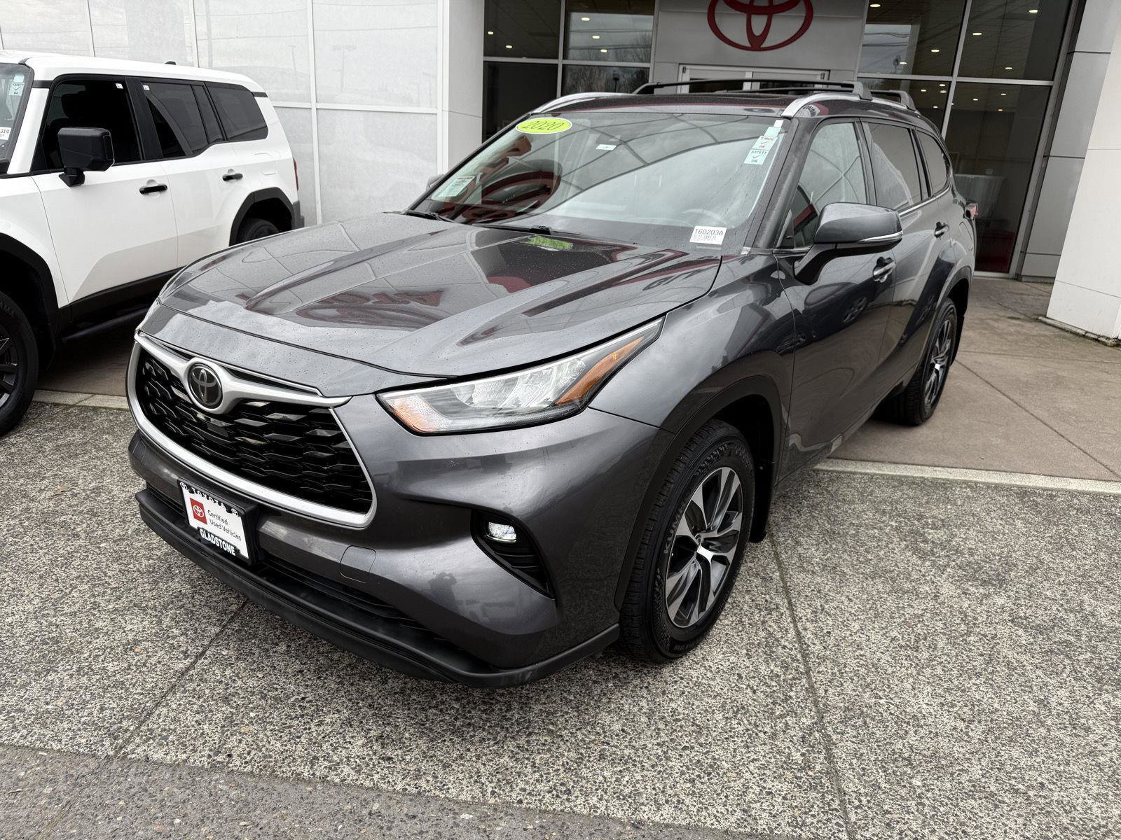 Certified 2020 Toyota Highlander XLE image 2