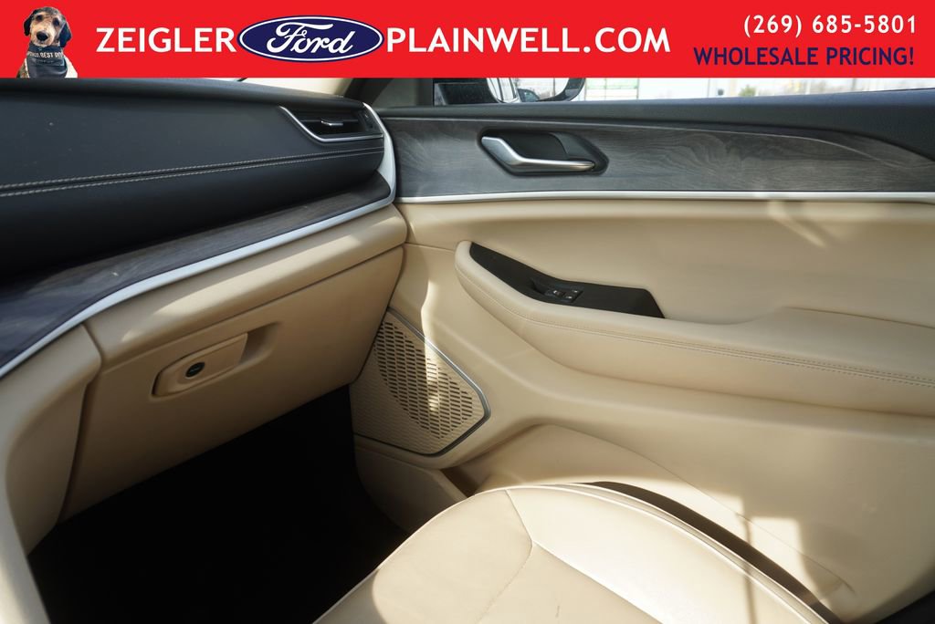 Used 2022 Jeep Grand Cherokee L Limited image 32