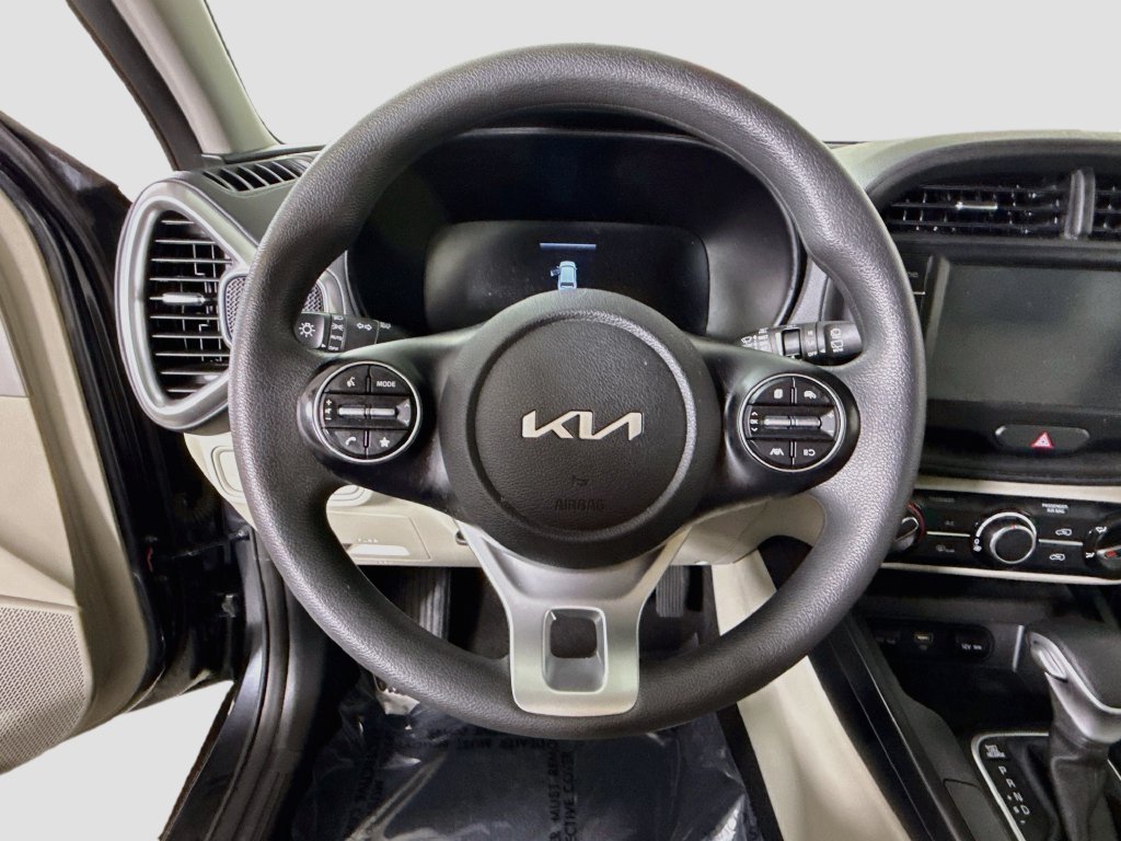 Used 2023 Kia Soul LX FWD image 19