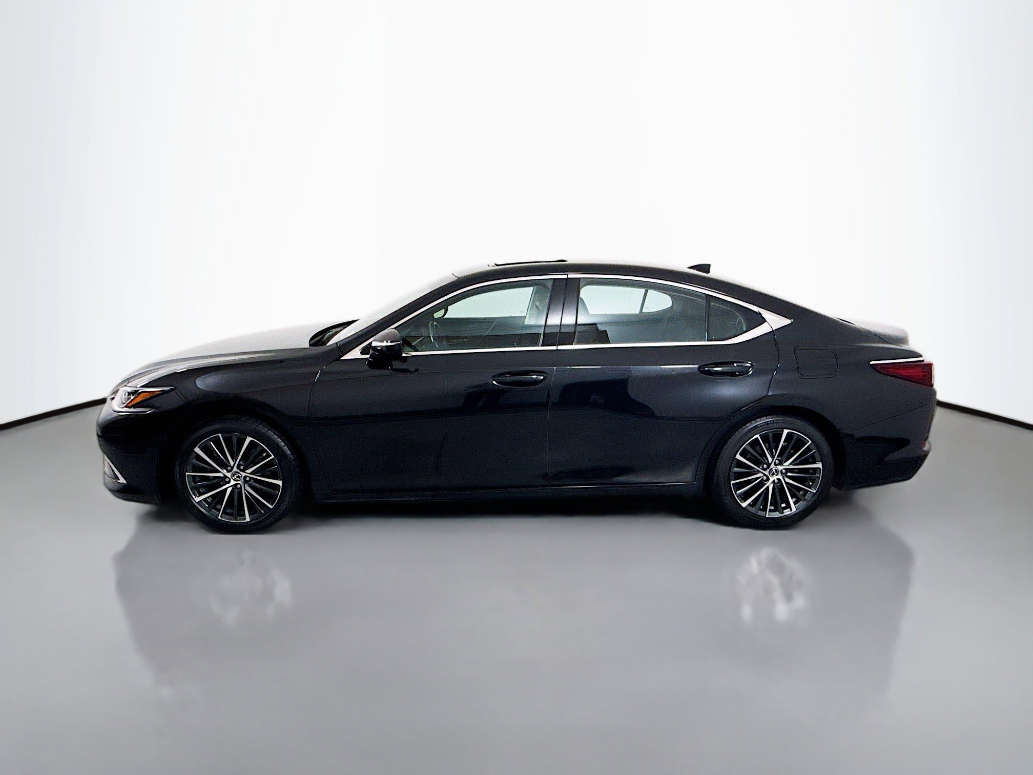 Used 2022 Lexus ES 350 w/ Premium Package image 4
