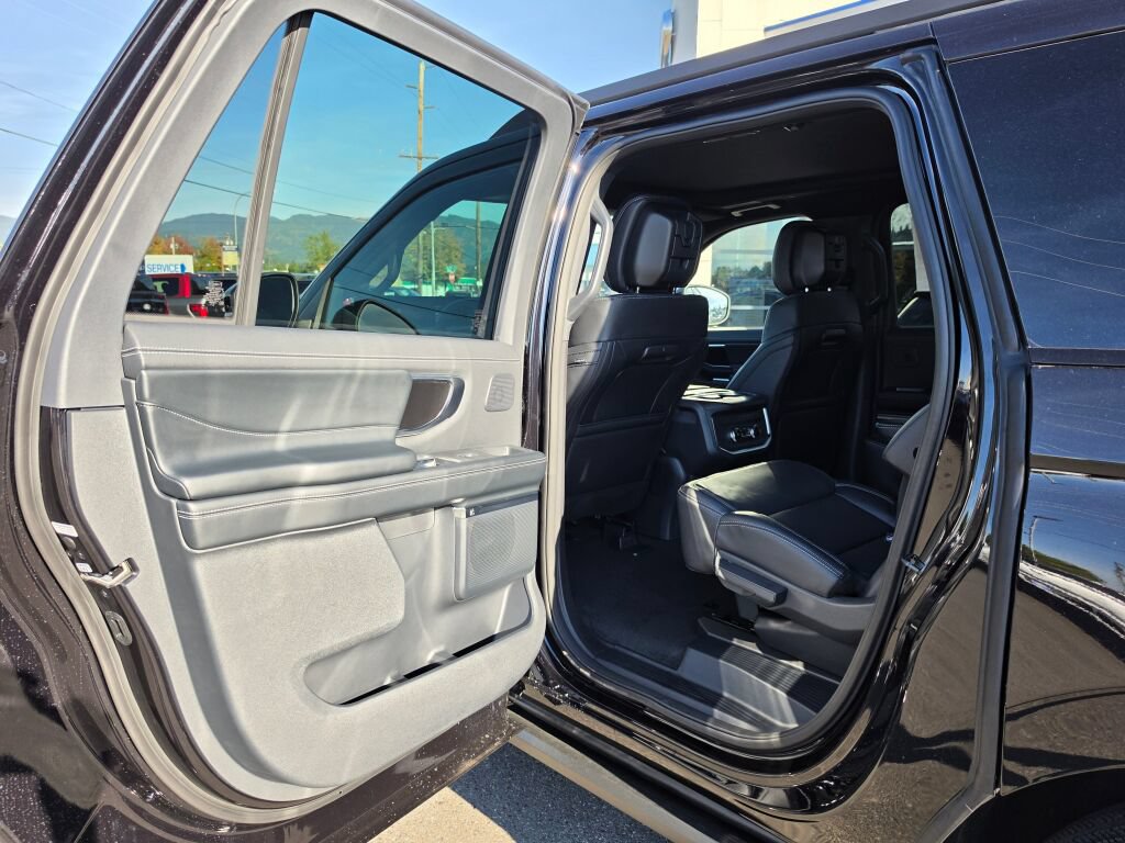 New 2027 Ford Expedition Max Platinum w/ Stealth Performance Package AWD/4WD image 8