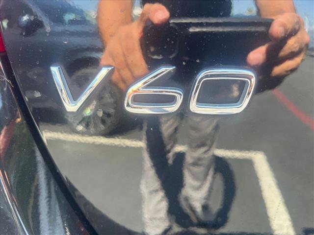 Used 2018 Volvo V60 T5 Cross Country Platinum image 28