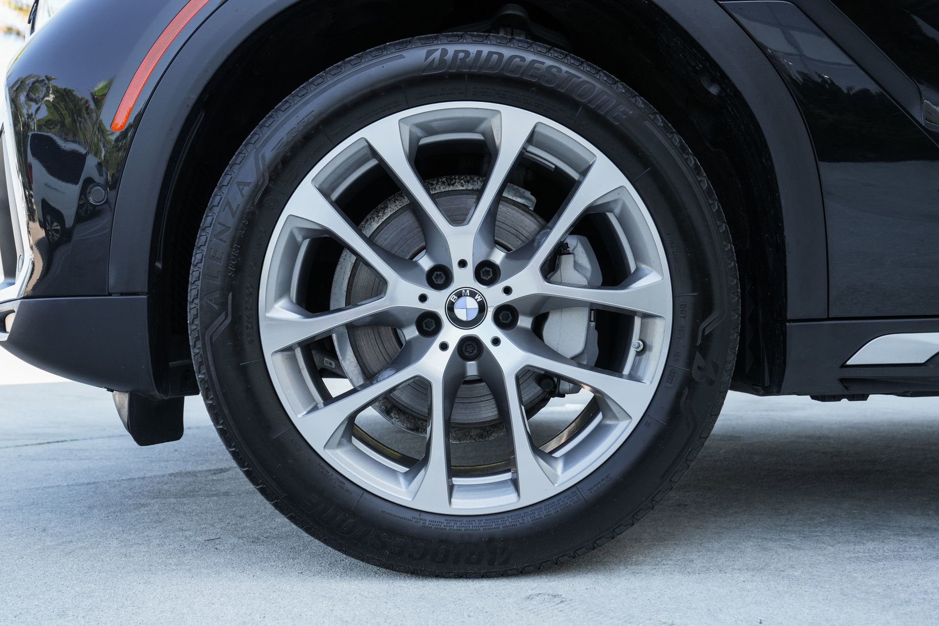 Used 2023 BMW X6 xDrive40i w/ Climate Comfort Package image 31