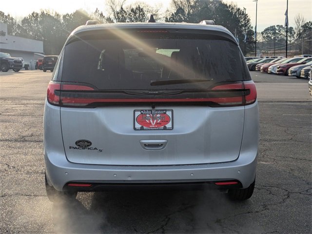 New 2026 Chrysler Pacifica Select image 6