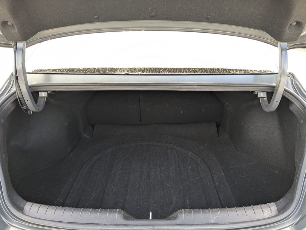 Used 2025 Hyundai Elantra SEL image 25