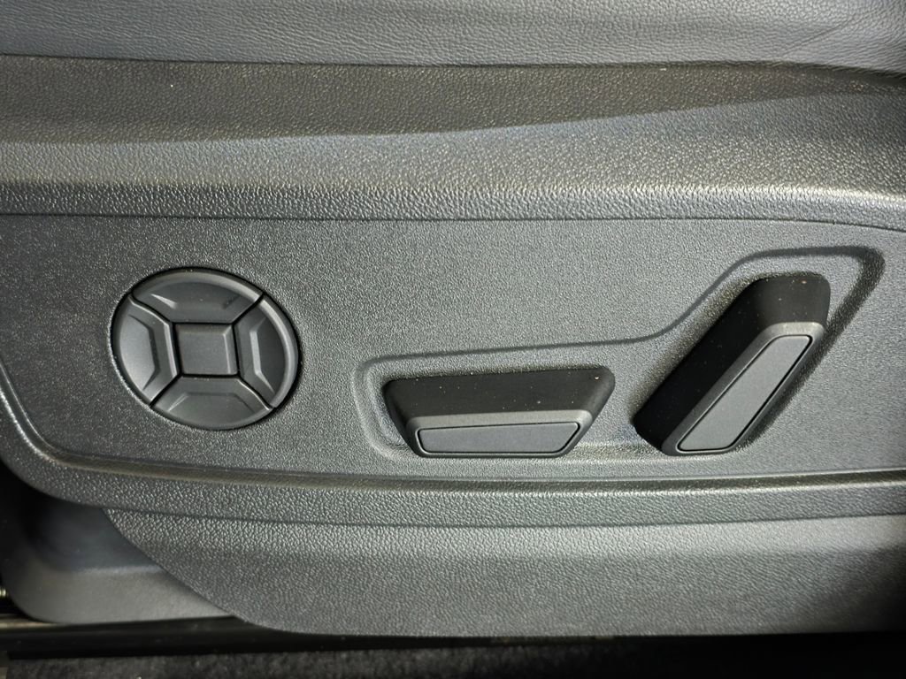 Certified 2025 Audi Q5 Premium w/ Premium Plus AWD/4WD image 18