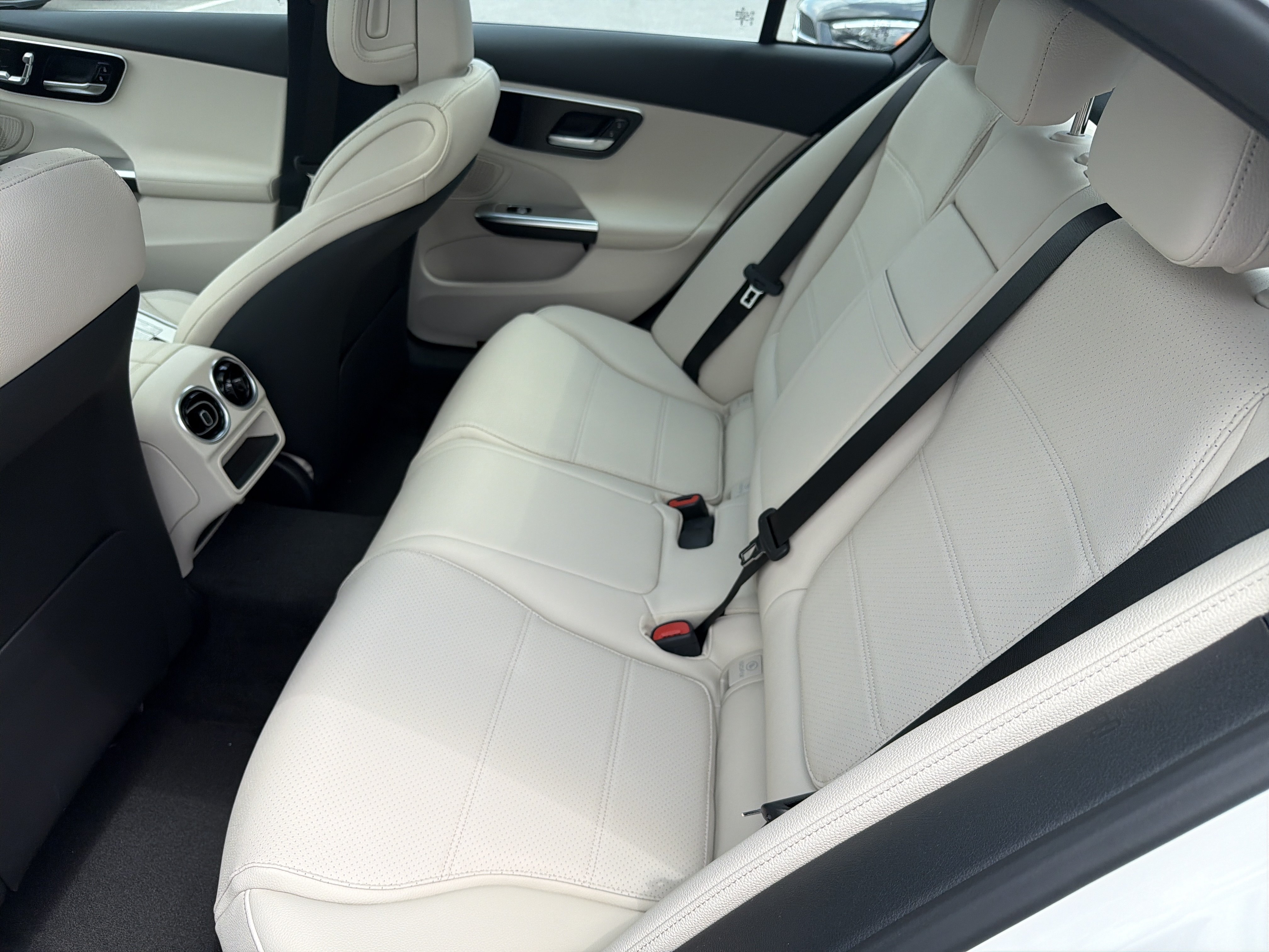 New 2026 Mercedes-Benz C 300 4MATIC Sedan image 23