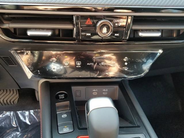 New 2025 Nissan Kicks SR image 14