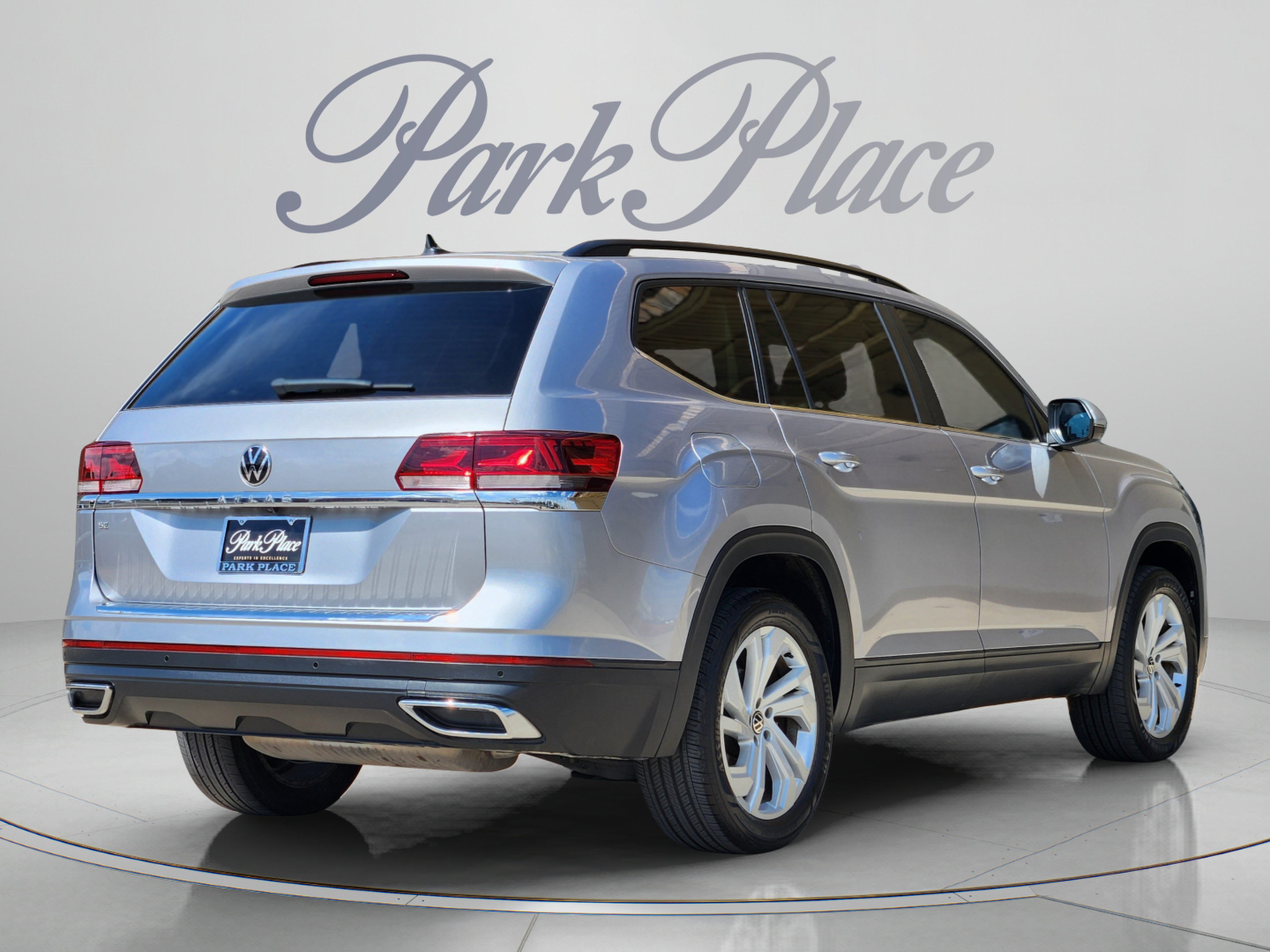 Used 2022 Volkswagen Atlas SE w/ Panoramic Sunroof Package FWD image 6