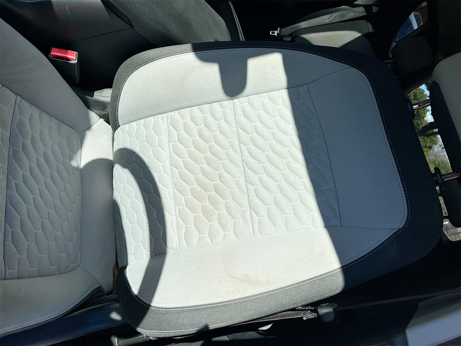 Used 2021 Chevrolet Equinox LS w/ LS Convenience Package image 18