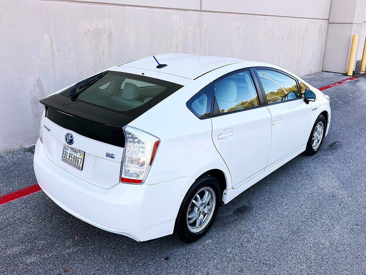 Used 2010 Toyota Prius Five image 12