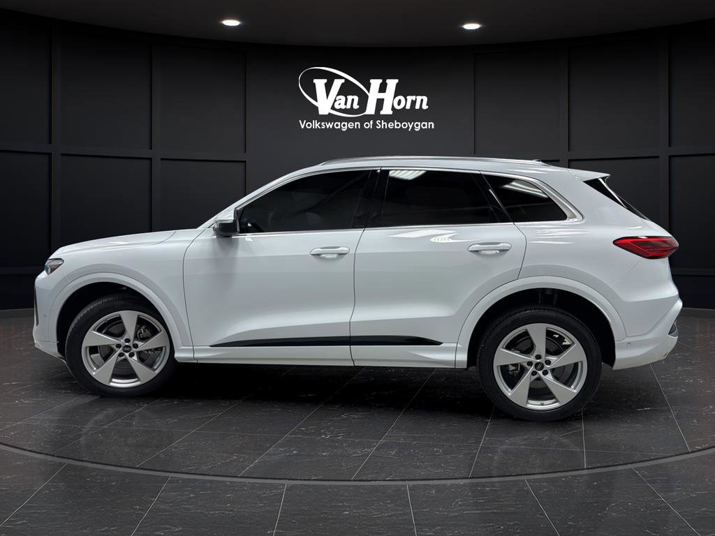 Used 2025 Audi Q5 Premium Plus w/ Premium Plus AWD/4WD image 4