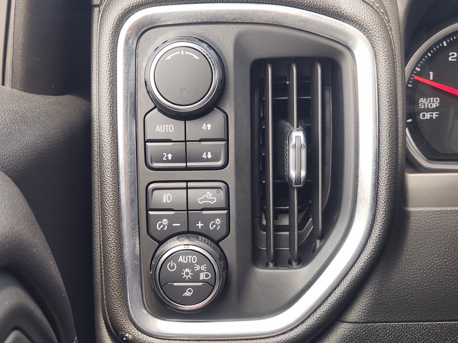 Used 2019 Chevrolet Silverado 1500 High Country AWD/4WD image 25