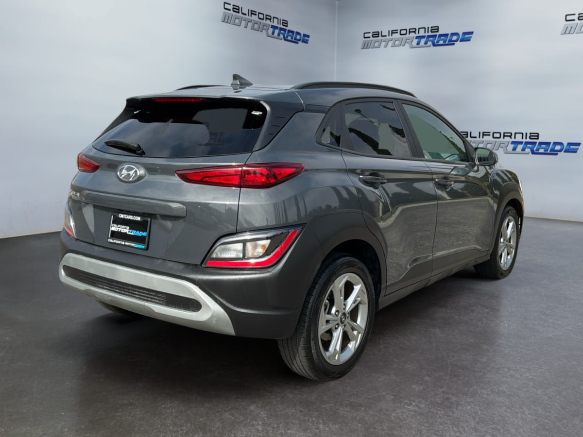 Used 2023 Hyundai Kona SEL w/ Cargo Package FWD image 5