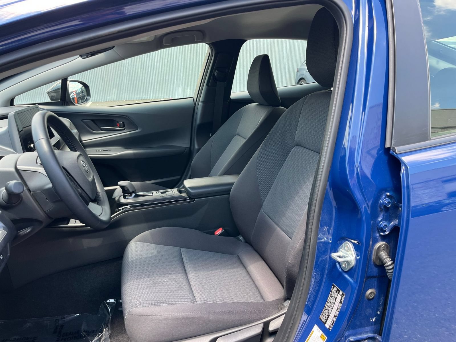 Used 2025 Toyota Prius LE FWD image 35