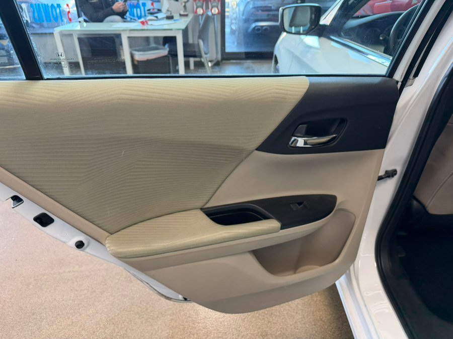 Used 2015 Honda Accord LX image 22
