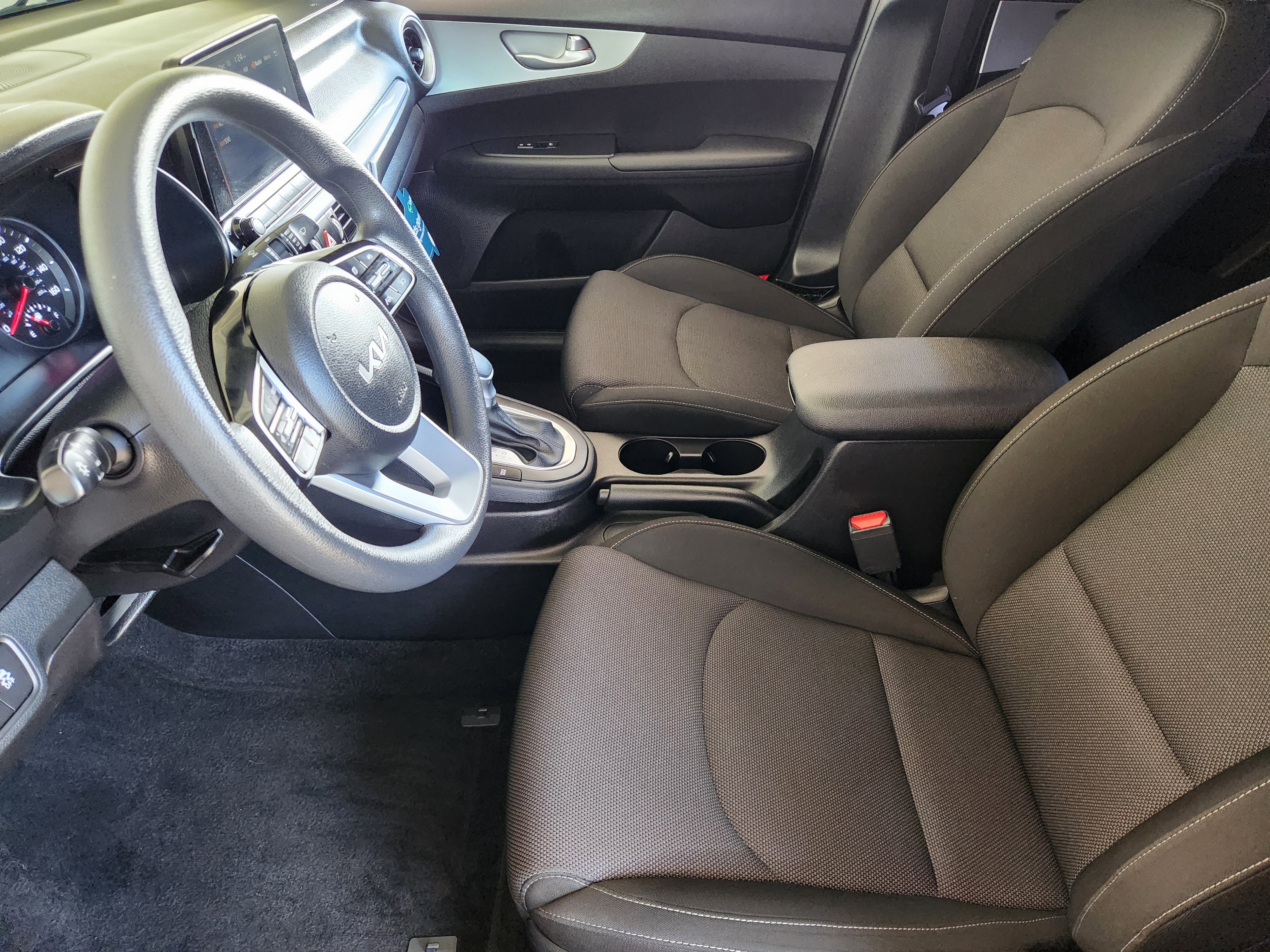 Used 2023 Kia Forte LX image 14