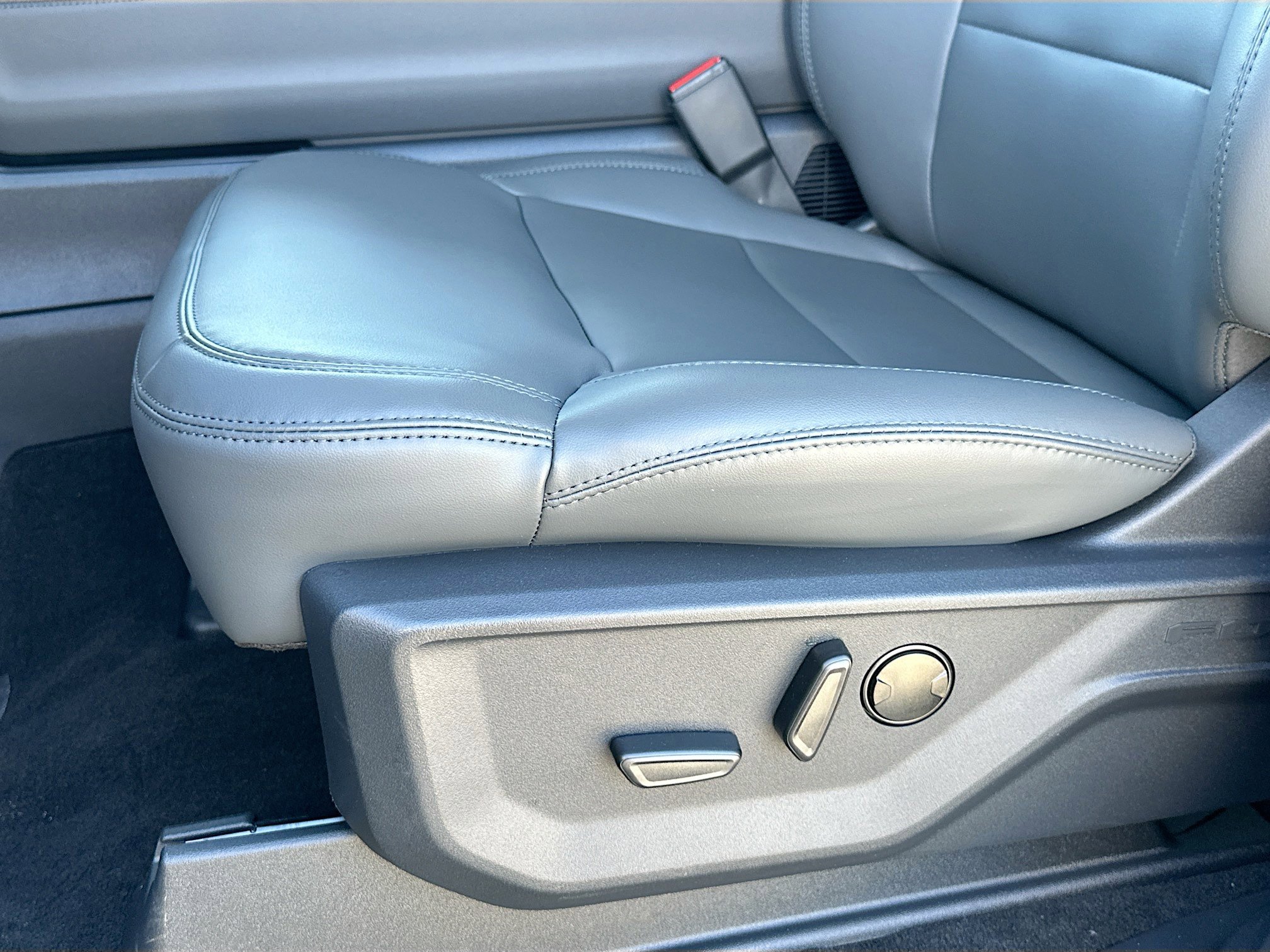 New 2026 Ford Expedition Active image 14